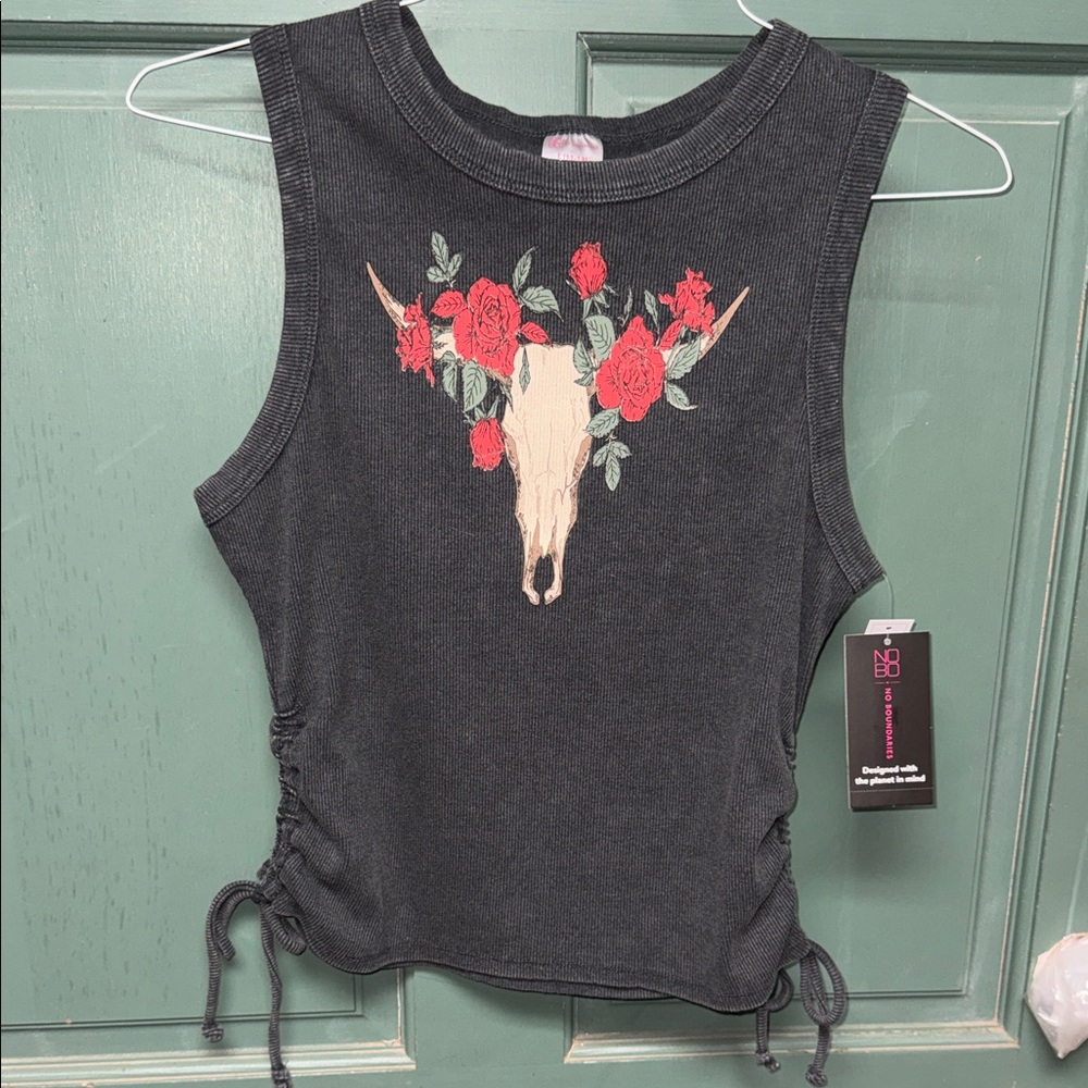 No Boundaries Black Muscle Tee with Skull and Roses